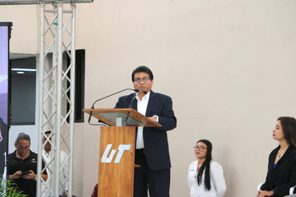atcnld's tweet photo. Agradecemos al rector de la Universidad Tecnológica de Nuevo Laredo, Ing. José Antonio Tovar Lara su invitación a un evento tan significativo; la entrega de "Becas Futuro Tamaulipas Nivel Superior". #ATC #NLD #educacion https://t.co/t85NoRV4JN