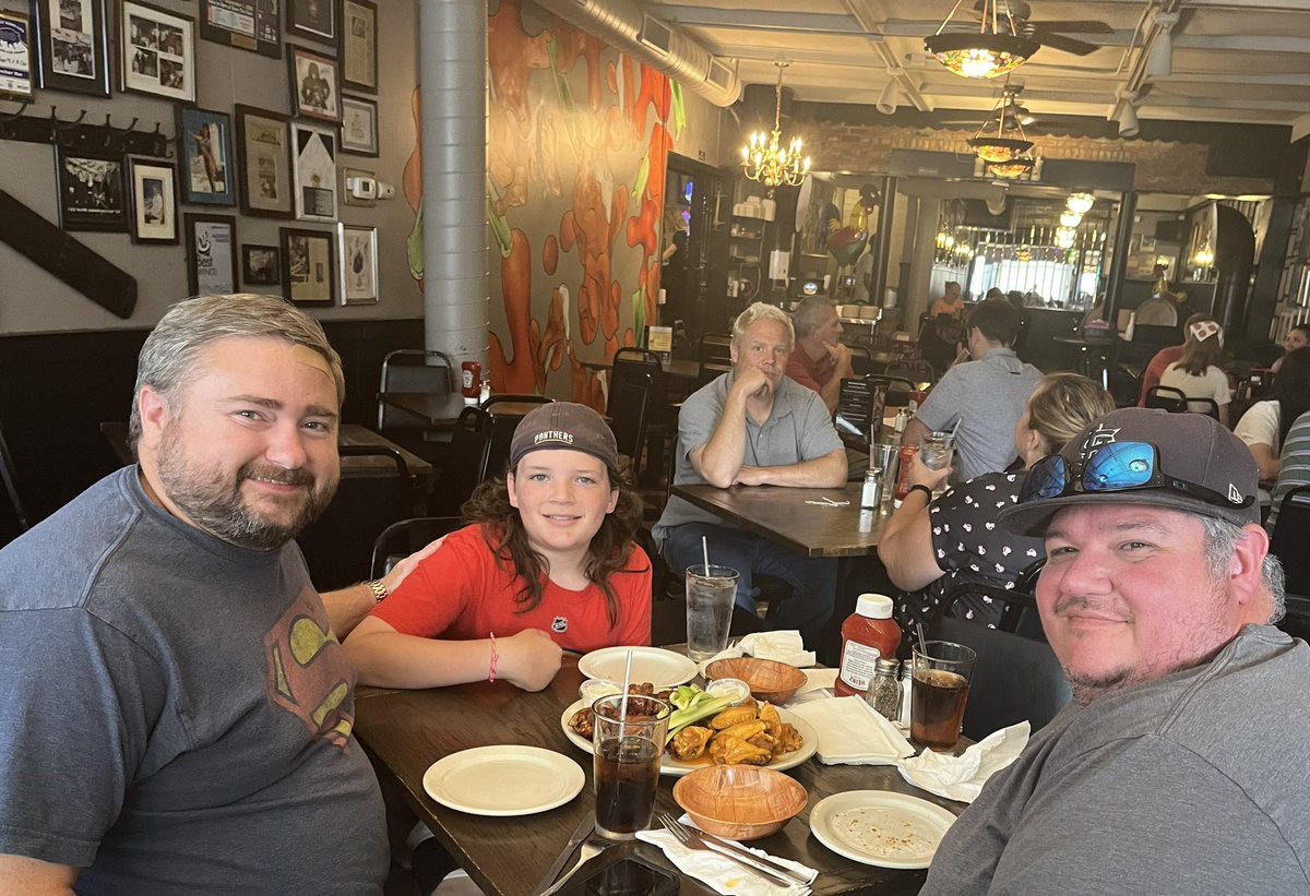 craigerwo19's tweet photo. @David_J_STL @JamieRivers08 Thanks guys!! Some of the best wings we have ever had!!! https://t.co/bOMGI5oyEu