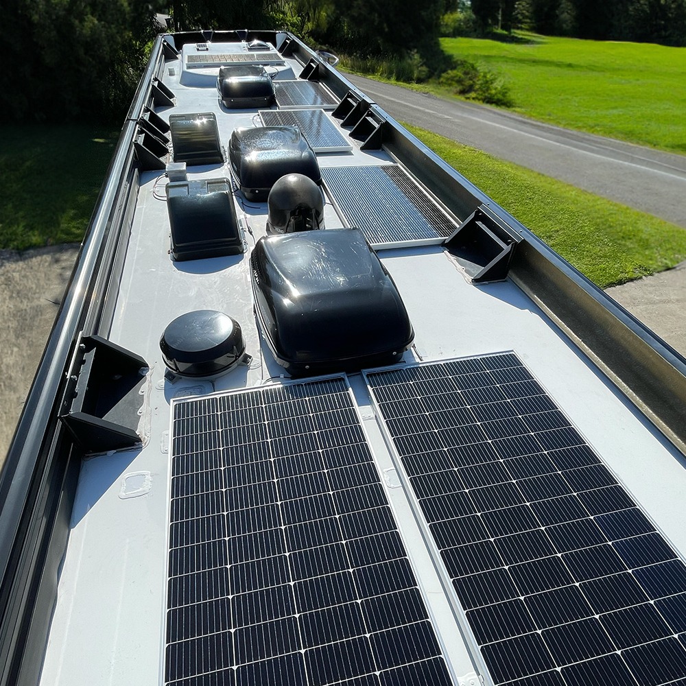 1200 Watt of RICH SOLAR's panels mounted on the roof of this camper, ready for epic boondocking 🏔️🚌

Thanks to @power_of_adventure for always trusting us!
.
.
.
#richsolar #boondocking #adventure #campervan #solarpanels #solarpower #campervanlife #vanlife #rvliving