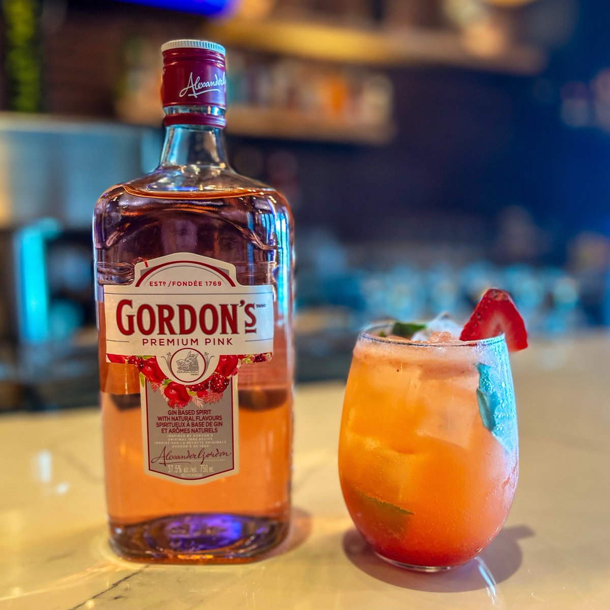 Sip, sip, hooray! This week's star of the Ladies League: our fresh Strawberry &amp; Basil Cocktail, featuring garden-grown basil for that extra yum factor! 🙌

Rated 10/10 on the yum-o-meter! 🍓🌿