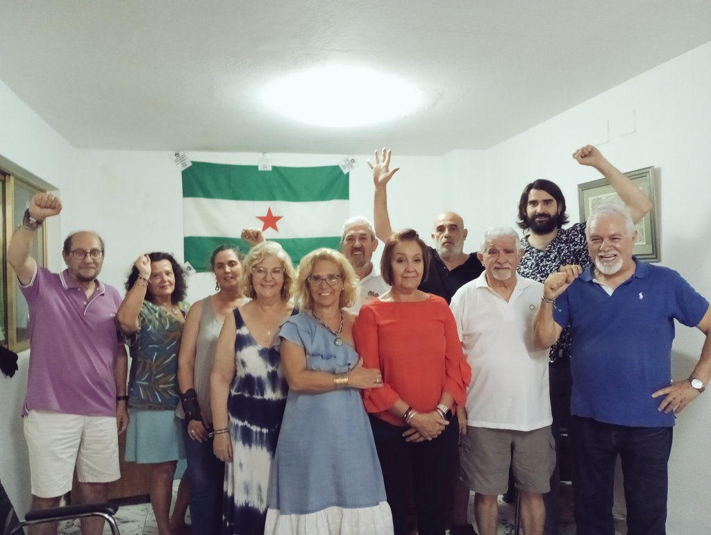 Hoy hemos tenido reunión de nacionalistas andaluces de izquierdas en Granada.

¡Seguimos construyendo!
¡República Andaluza!