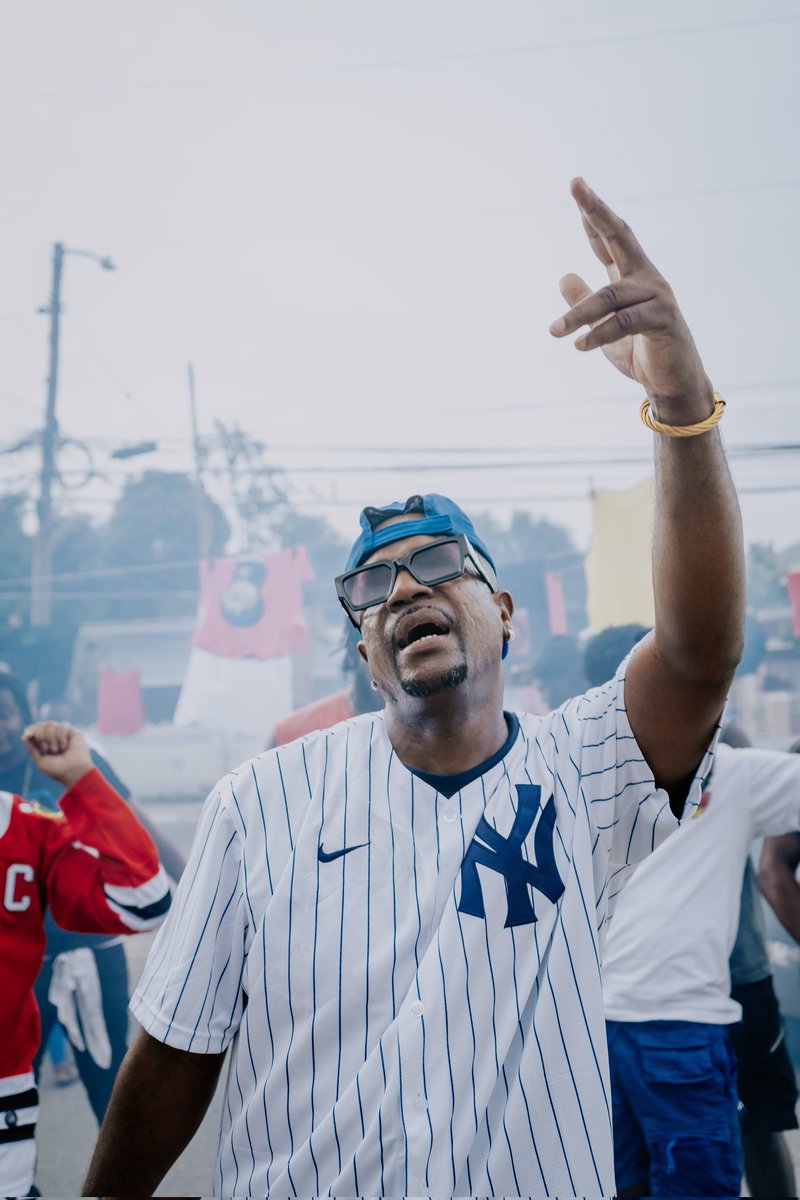 My happy place is creating amazing music 🎶 that keeps the world happy. #Voicemail #Bttf #LOY