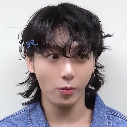 val !! ⊙⊝⊜ tweet media