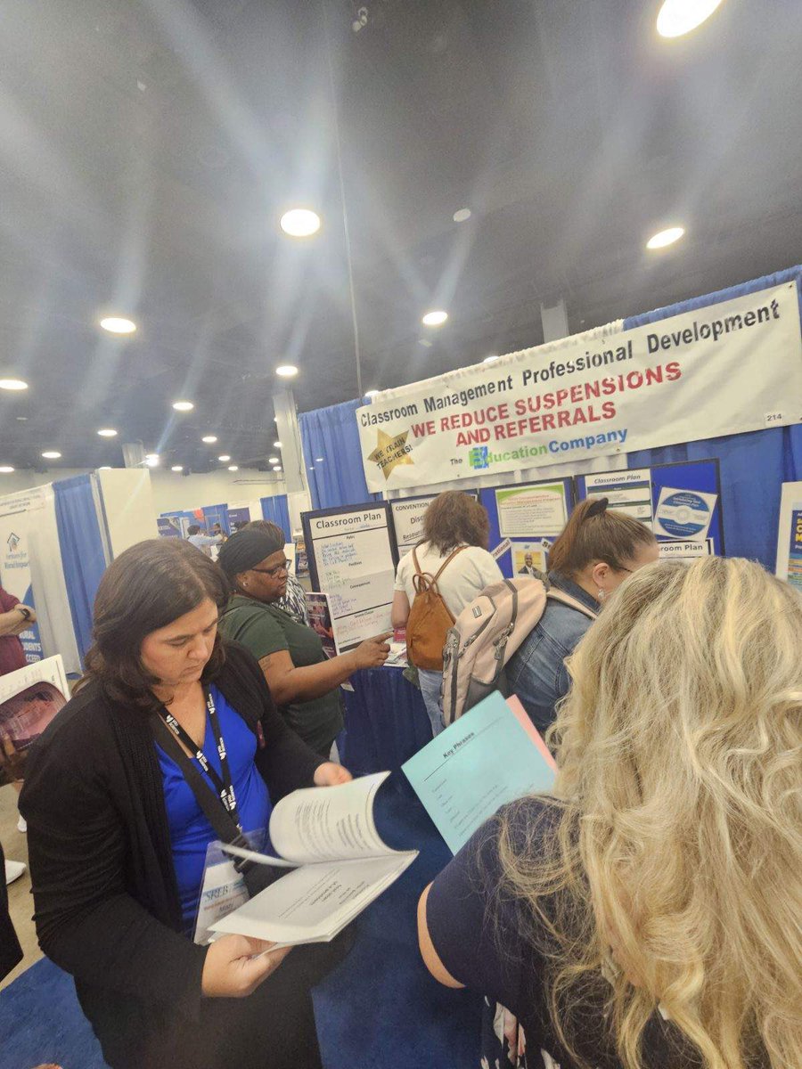 After two successful days presenting at the SREB Making Schools Work in the EDCO Booth, we got a chance to meet a lot of wonderful and amazing educators.  Every session was packed and we had a great time !!