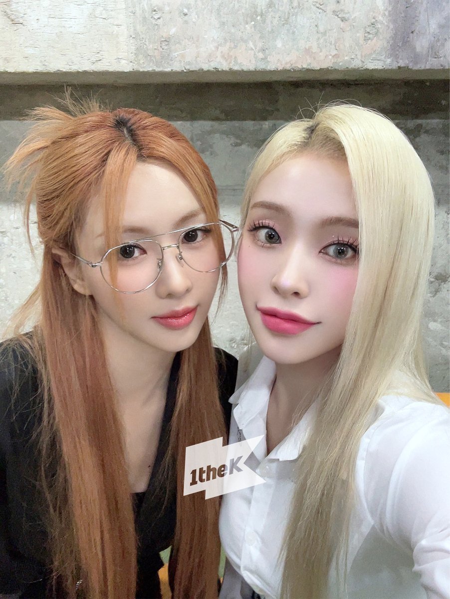 1theK's tweet photo. 어~ 썸냐 왔니? #댄스이어 셀카 보고 가면 좋겠다♡
낌느 좋은 일곱 명의 여성들 미모 바로 보여드립니다🙌🏻
진��� #드림캐쳐 얼굴이 정의 실현 중이다🤍 (반박 안 받을게요.)
#Dreamcatcher #저스티스 #JUSTICE @hf_dreamcatcher
​
#dancEAR 👉 https://t.co/xFg5wpCiCm https://t.co/Fymb5H8yJM
