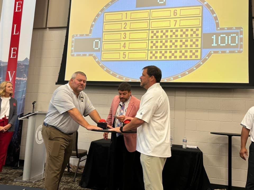scottkcowart44's tweet photo. Another powerful day at Carroll County’s Leadership Kickoff!  We are committed to Elevate all that we do in 24/25 to ensure we positively change lives! #24STRONG #Elevate https://t.co/UWDCkWyLfx