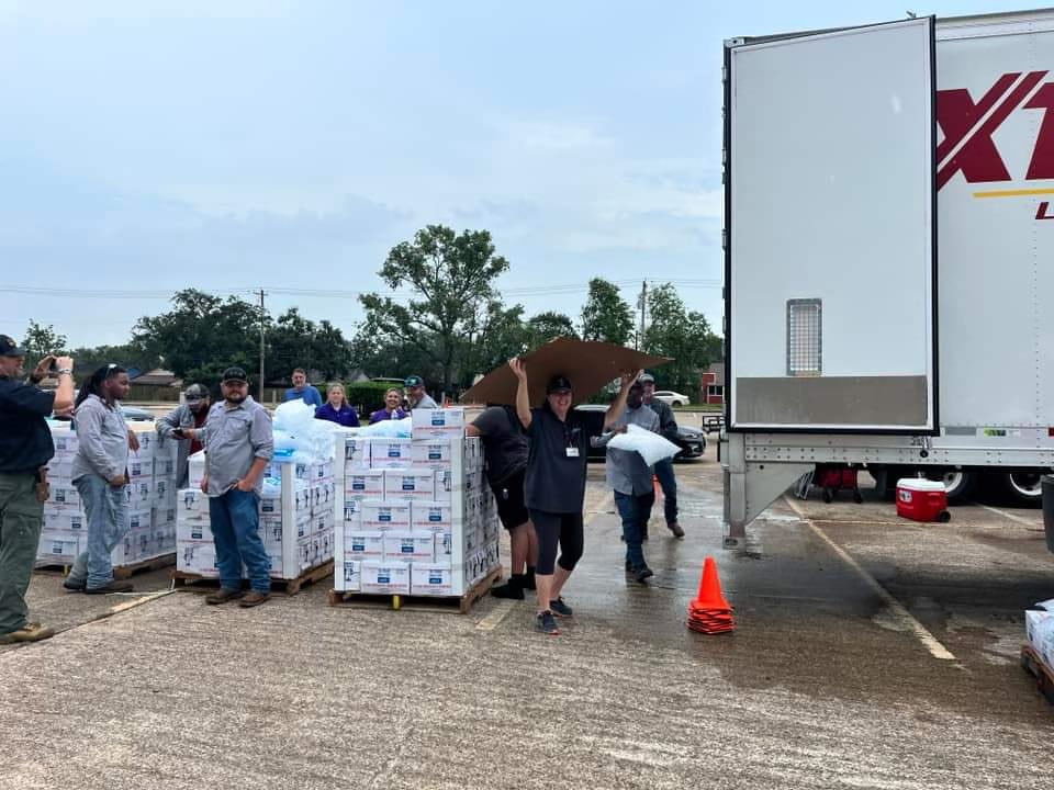 TDEM's tweet photo. The State of Texas continues to support communities impacted by Hurricane #Beryl through response and recovery efforts.

TDEM has deployed state resources such as personnel, generators, truckloads of water and ice, ready-to-eat meals, tarps, and fuel. https://t.co/WotQXMo06w