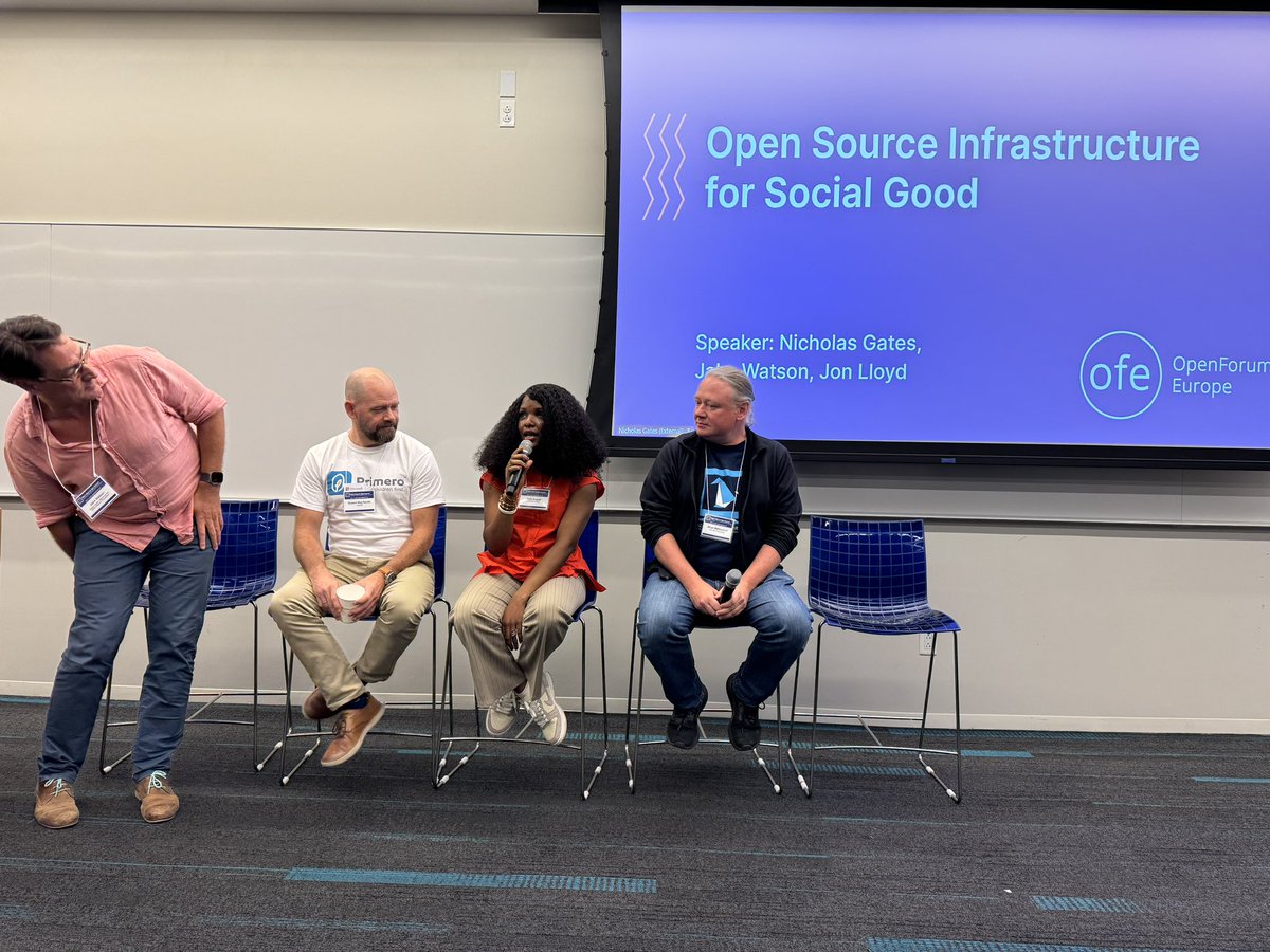 IkegahRuth's tweet photo. And I spoke on a panel too on building open source infrastructure with @chaoss_africa 😍😍 https://t.co/3CfF03YY8a