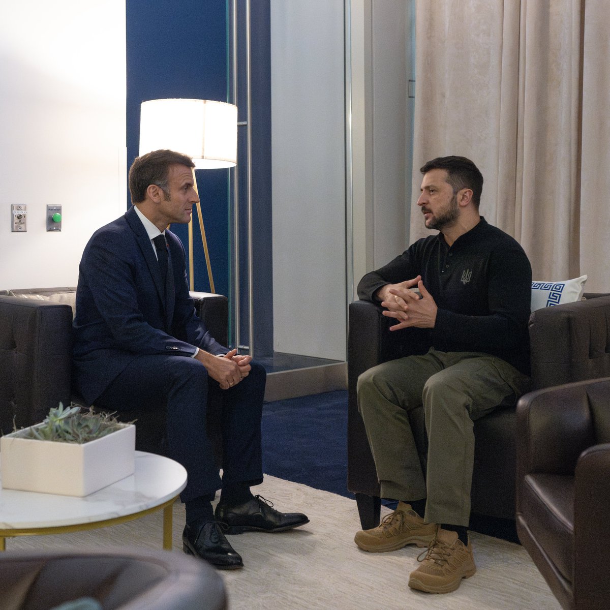 Emmanuel Macron tweet media