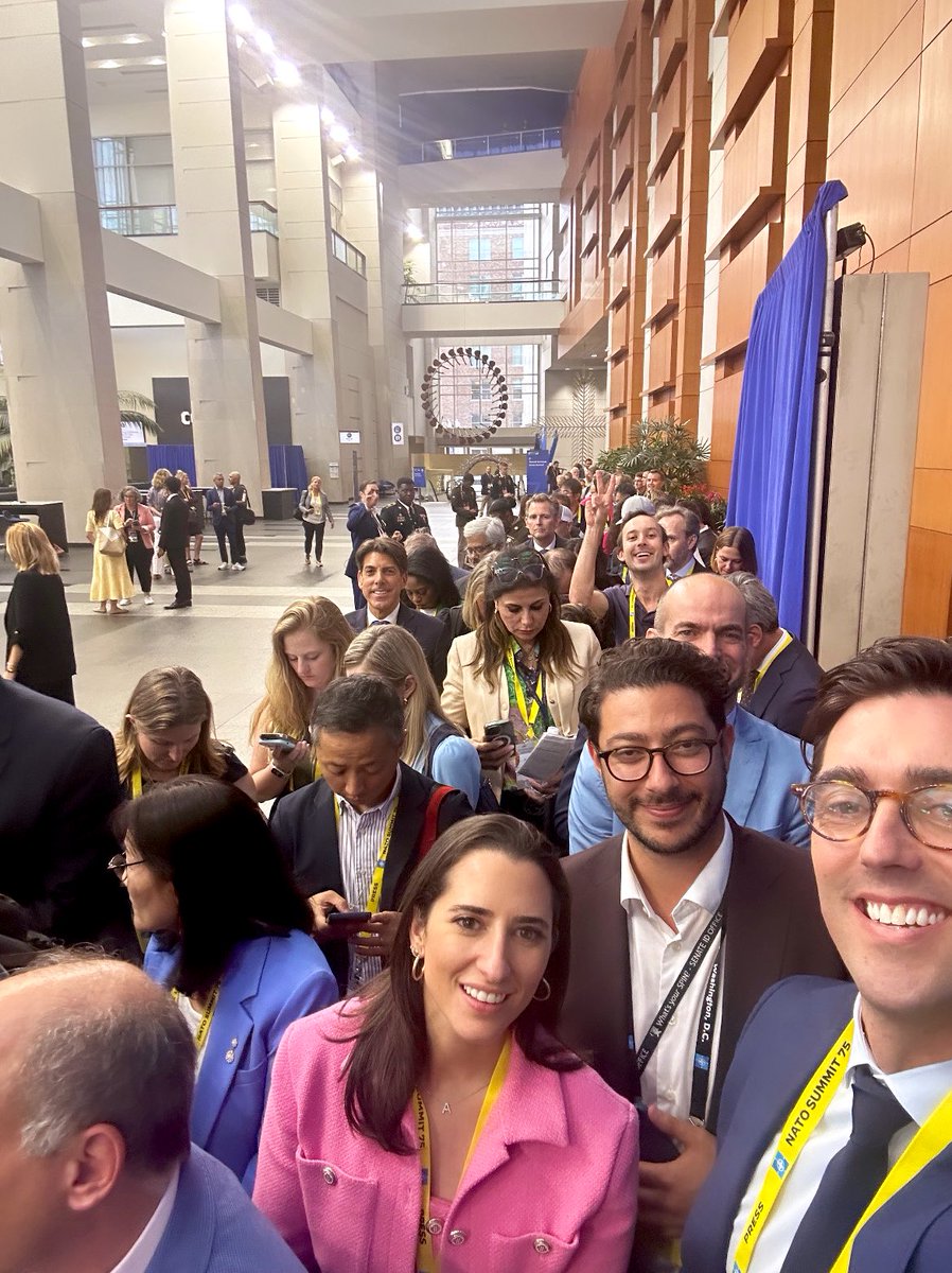 annmarie's tweet photo. Waiting for the “make-or-break” press conference. https://t.co/8Yce3YxdsW