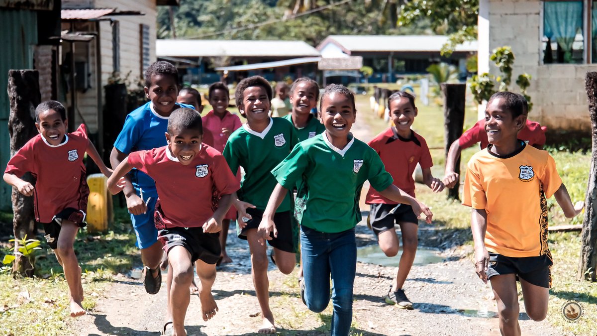 Pacific_Ark's tweet photo. Ending the week and another month with big smiles after a productive week of hard work. Ready to recharge over the weekend!

#ProfessionalLife #WorkLifeBalance #PacificArk #Fiji #DoGood #Voluntourism #TravelWithPurpose https://t.co/UHpIehl5fT