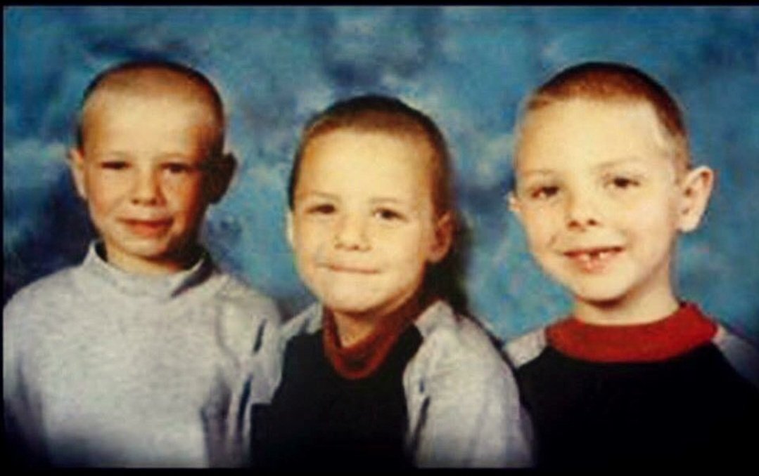 Remembering the 3 young Quinn brothers, Richard 11, Mark 9 and Jason 7 who were burned to death as they slept in their beds 26 years ago today because they were Catholics. RIP