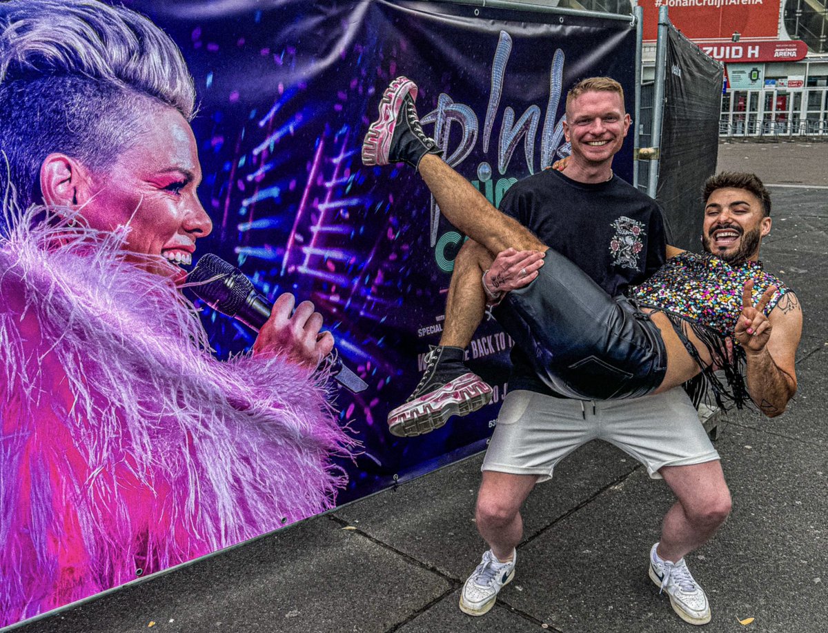 Jon_fr's tweet photo. thank you mama @Pink for these magical, beautiful, crazy and happy moments 💜 #summercarnival2024tour. https://t.co/Q1tjZ01Xja