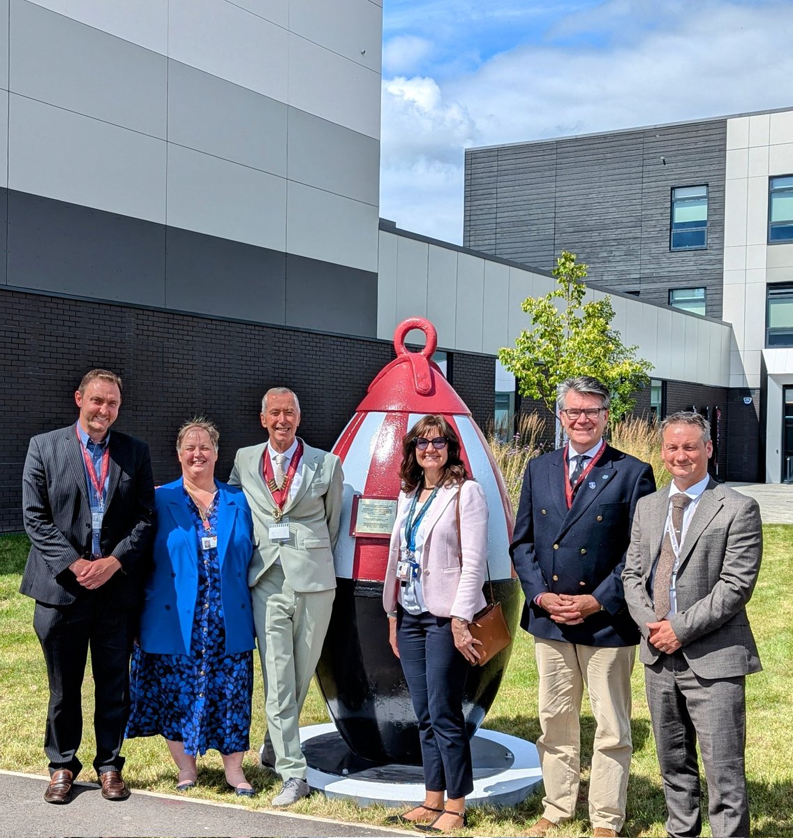 Tenacity courage and ambition. The great motto of Trinity school. Pleased to join them at the unveiling of a safe water mark buoy with their leadership, the Trinity Trust and pupils. With <a href="/MartinGossCol/">🔶Martin Goss🔶</a>. They did themselves, their houses and their school proud.