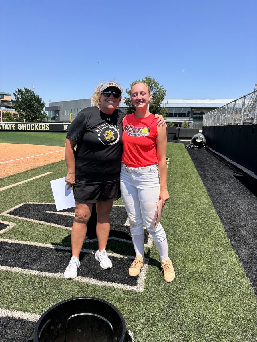 Ellie Riekhof tweet media