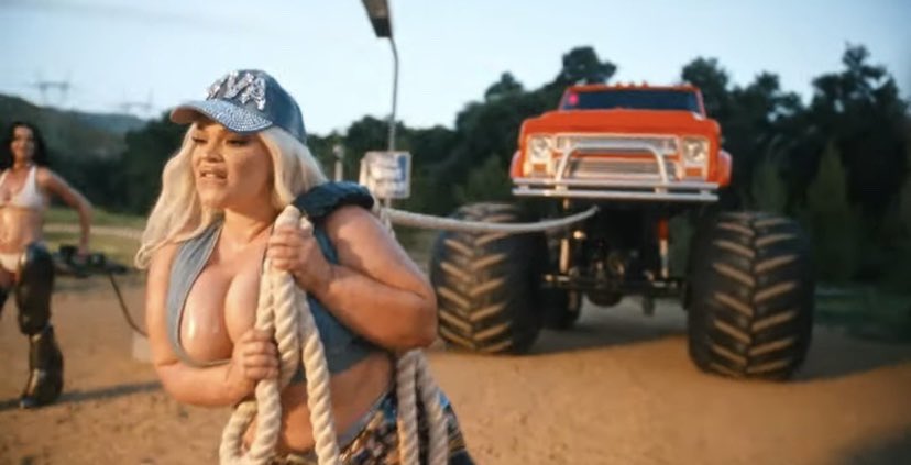 Trisha Paytas makes cameo in Katy Perry’s “Woman’s World” music video.