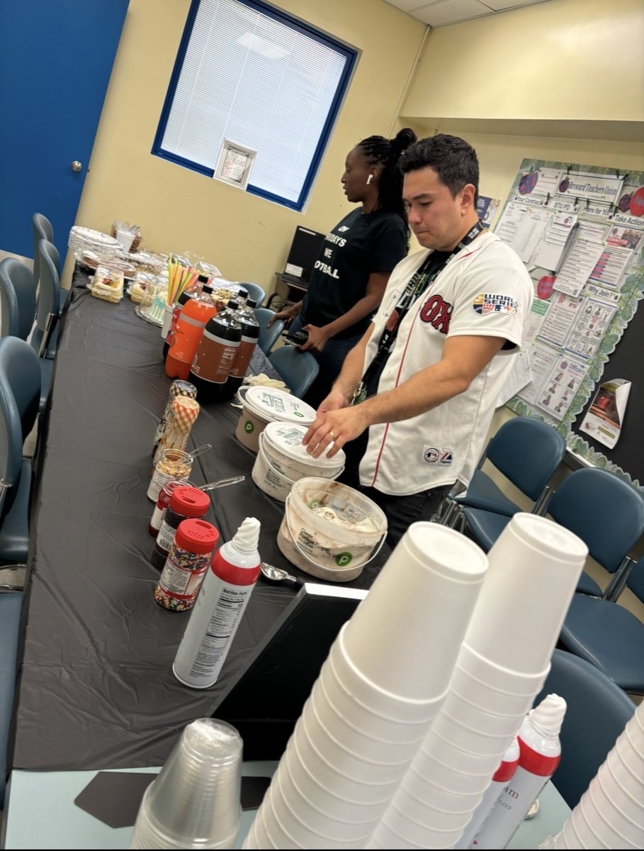 mallorymcosta's tweet photo. Ending week 3 of @CoconutCreekES Summer Experience with Sports Day, sweet treats, and Rootbeer Floats for our incredible staff and their hard work keeping us ‘A-Float’ all summer! @JAY_R_SOHN @RolleRosheika @YolandaSmi2453 @Amoshernrika @BCPSLeadership @keeperteacher @DrFlem71 https://t.co/g7OVdGU8Zm