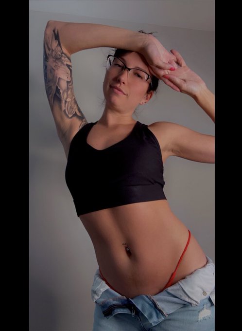 No makeup 🤓 https://t.co/sQDsWNj8dC