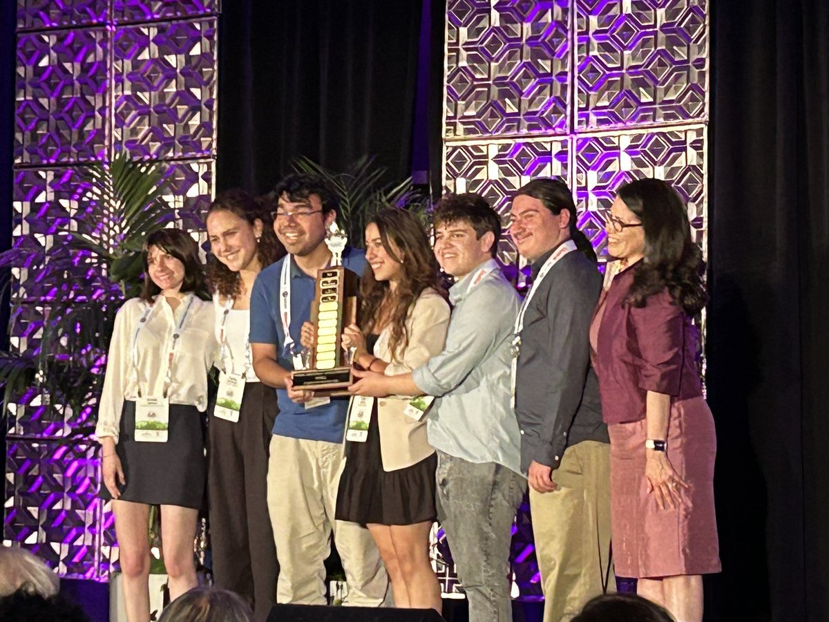 Congrats to the #Mizzou NAHJ student chapter for taking best of the nation honors at #NAHJ2024! A hard-won, super-deserved tribute, mi gente. The future of journalism is in great hands!