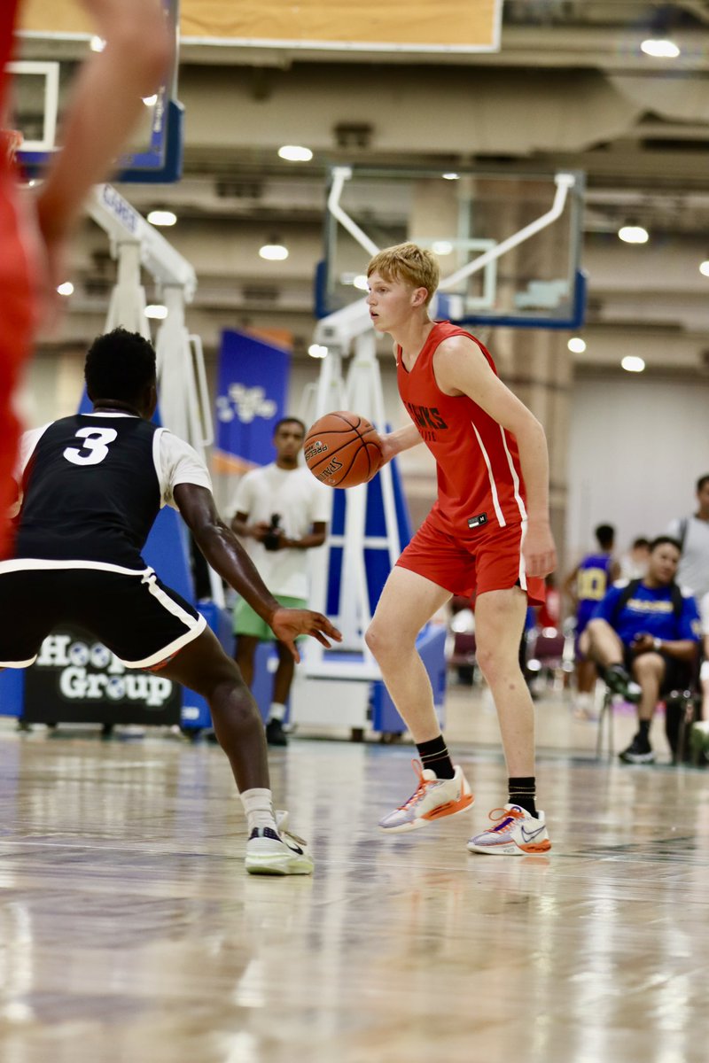HawksEliteAAU's tweet photo. 17u HGSL Stats vs ASA Select:

@doroughjake11 18p-4a-2s (4 3s)
@Bk1_offixial 10p-5r-3a-2s-2b (2 3s)
@jp_baldwin1 11p-6r-5a (3 3s)
@gr3ysonnnn 7p-4r-5a-4s-2b
@WesleyLindsey07 10p-4r-2s (2 3s)
@Garrett_Giles12 11p-4r-2a
@JacobAmonett 3p-6r-5a-2s
@TyreseStovall 6p-8r-2b https://t.co/6e2kZVg3yr