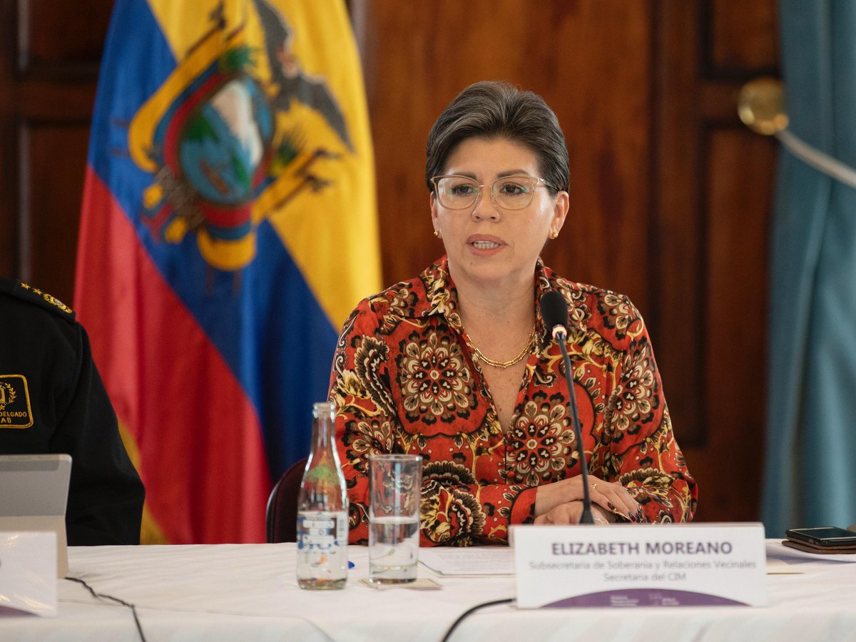 CancilleriaEc's tweet photo. Bajo la presidencia de Cancillería, se realizó la X Sesión del Comité Interinstitucional del Mar (CIM), cuerpo colegiado de la Función Ejecutiva, cuya tarea es la aprobación, articulación, coordinación y evaluación de la política intersectorial del mar.
 La X Sesión del CIM tuvo como objetivo continuar con el trabajo multisectorial en la construcción de la gobernanza del espacio marino – costero.

En la reunión se aprobó la Agenda Intersectorial del Mar, el Reglamento de funcionamiento de los Subcomités o Grupos de Trabajo del CIM y la propuesta de la Visión Oceanopolítica del Ecuador, documentos que guiarán el accionar del Estado para la implementación de políticas focalizadas al desarrollo marítimo, que contribuya a generar mayores beneficios sociales y económicos para nuestra población.