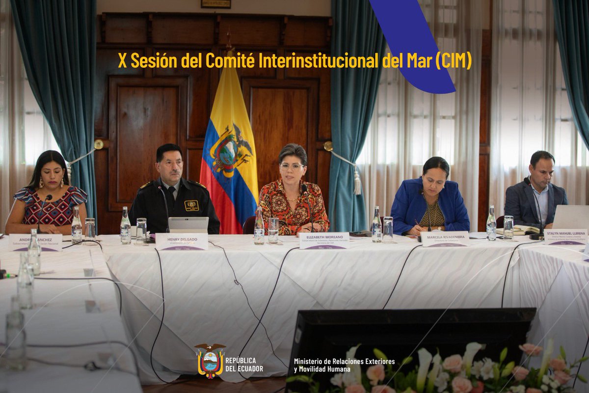 CancilleriaEc's tweet photo. Bajo la presidencia de Cancillería, se realizó la X Sesión del Comité Interinstitucional del Mar (CIM), cuerpo colegiado de la Función Ejecutiva, cuya tarea es la aprobación, articulación, coordinación y evaluación de la política intersectorial del mar.
 La X Sesión del CIM tuvo como objetivo continuar con el trabajo multisectorial en la construcción de la gobernanza del espacio marino – costero.

En la reunión se aprobó la Agenda Intersectorial del Mar, el Reglamento de funcionamiento de los Subcomités o Grupos de Trabajo del CIM y la propuesta de la Visión Oceanopolítica del Ecuador, documentos que guiarán el accionar del Estado para la implementación de políticas focalizadas al desarrollo marítimo, que contribuya a generar mayores beneficios sociales y económicos para nuestra población.