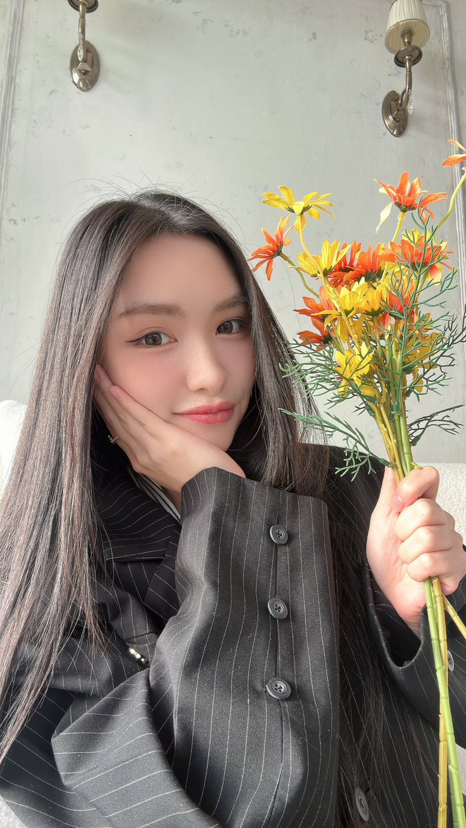 Lookkaeww_k's tweet photo. Good morning to my world🌏🤍✨
Let’s get to work and enjoy our life:) love you babe🤘🏻🌻

LOOKKAEW ENDLESS LOVE 12
#lookkaewkamollak https://t.co/Li5Q6y9SoF