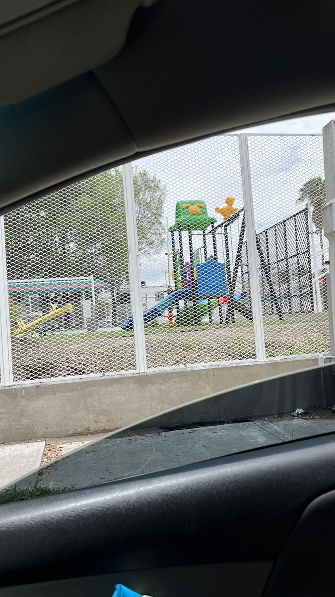 manuelromoforex's tweet photo. ¿Cuánto tiempo más seguirá cerrado y “en remodelación” el parque Lomas Universidad @JuanJoseFrangie @ZapopanGob @Linea_Zapopan ? Más de 8 meses en algo que se puede terminar en semanas. https://t.co/aHO0SiRx6r
