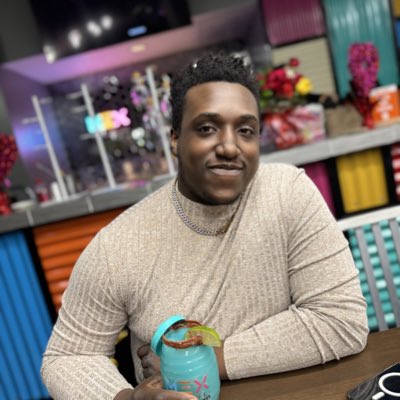 darrius_adkins's tweet photo. #NewProfilePic https://t.co/C70xwAizY2