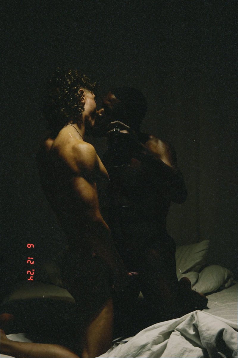 ErosManoss's tweet photo. These belong in the Louvre https://t.co/mJ8VMi5z0k