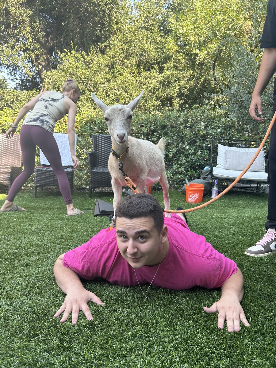 Banks's tweet photo. Why are there 2 Lacy’s? https://t.co/3nVjVlvNkn