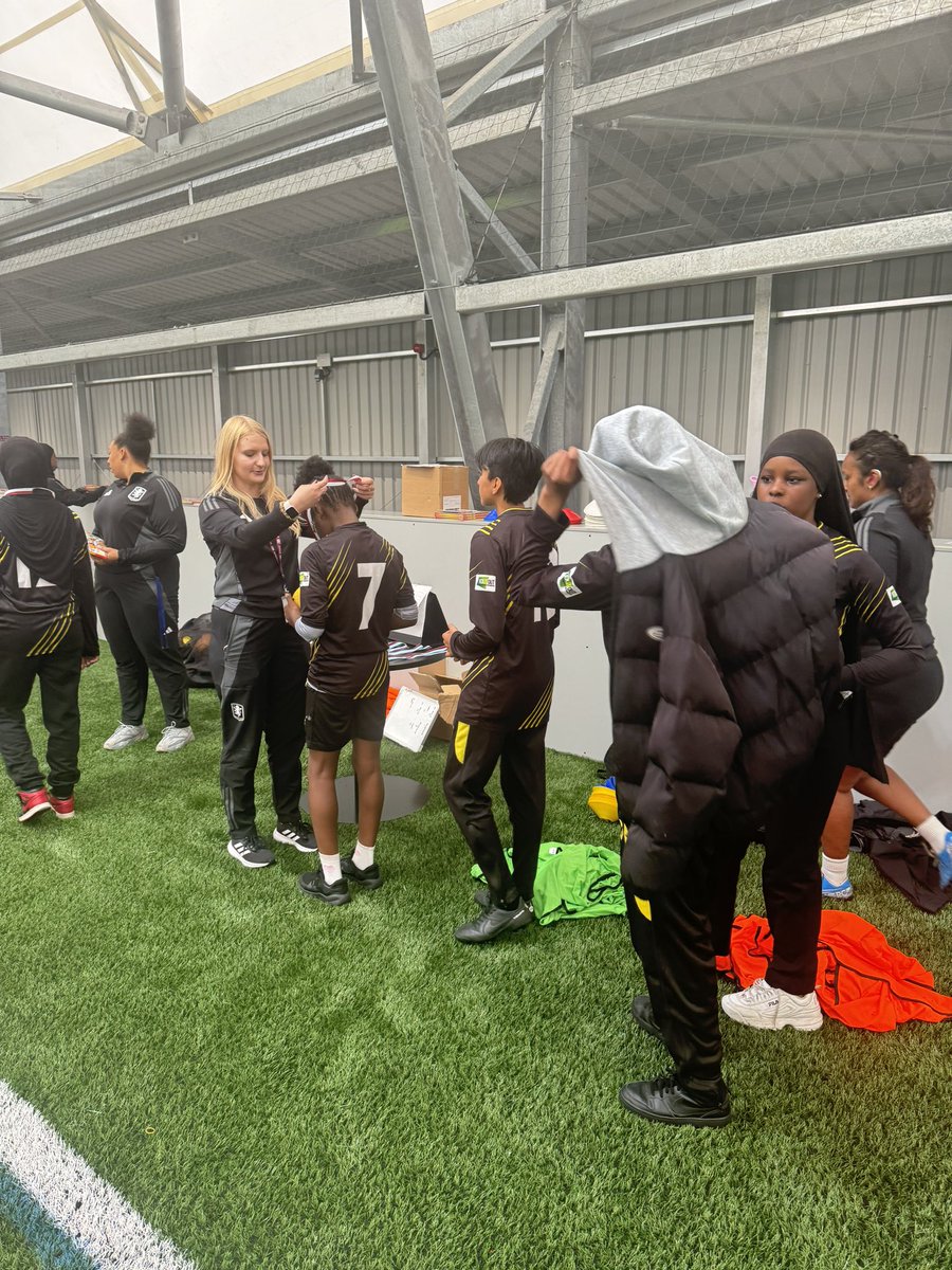 Holyhead PE tweet media