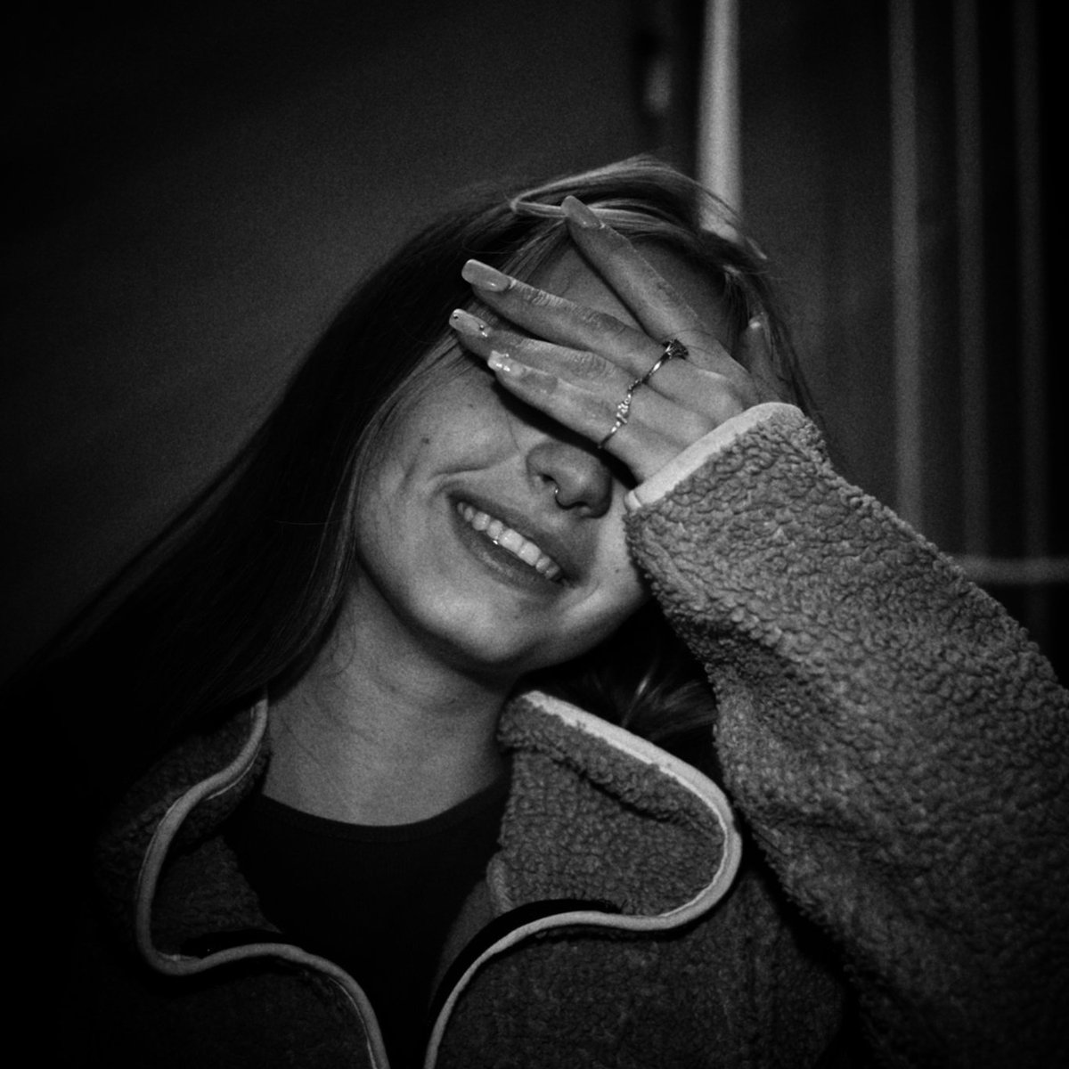 Senua_s's tweet photo. This girl has provided me with a new perspective on the photography. 📸

I long to learn how to truly express my emotions... now possess a photography  and the most vivid memories you have given me. https://t.co/d2gzchzduO