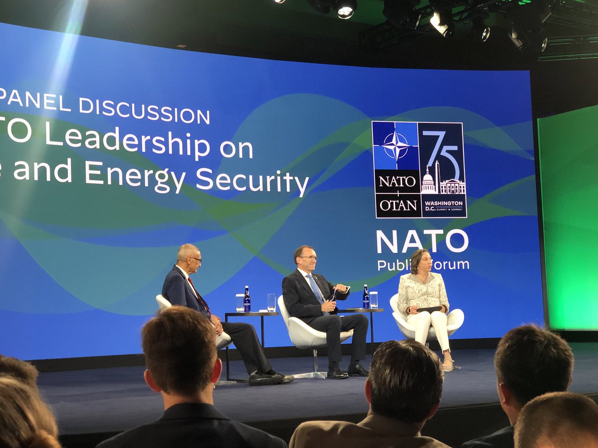 And thats a wrap on day 2 of the NATO Public Forum! It was great to be part of the team representing <a href="/hcssnl/">HCSS - The Hague Centre for Strategic Studies</a> as one of the institutional partners from the Netherlands! 🇳🇱 

Interesting speeches from the Jake Sullivan, the president of South Korea Yoon Suk Yeol, Andriy Yermak…