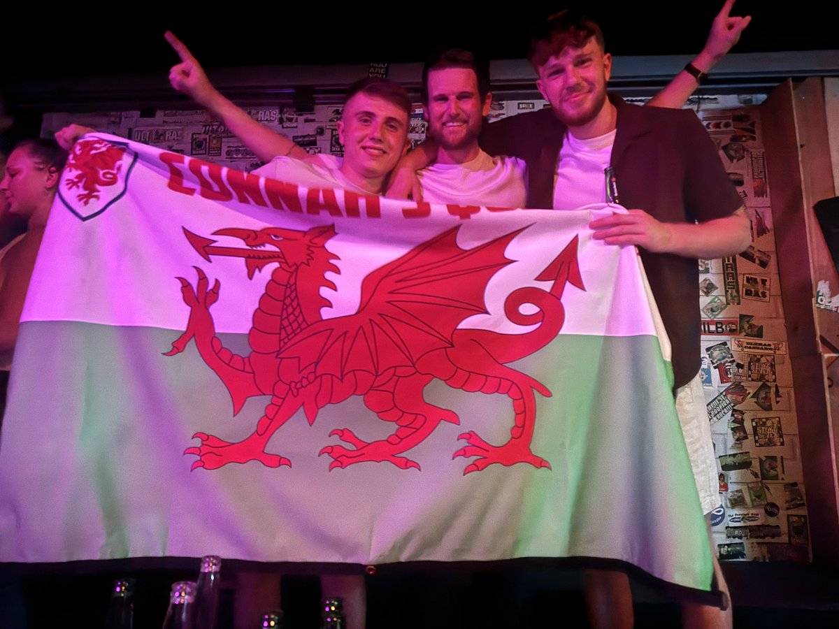 Time to enjoy our evening!🔴⚽️🇸🇮

#UECL