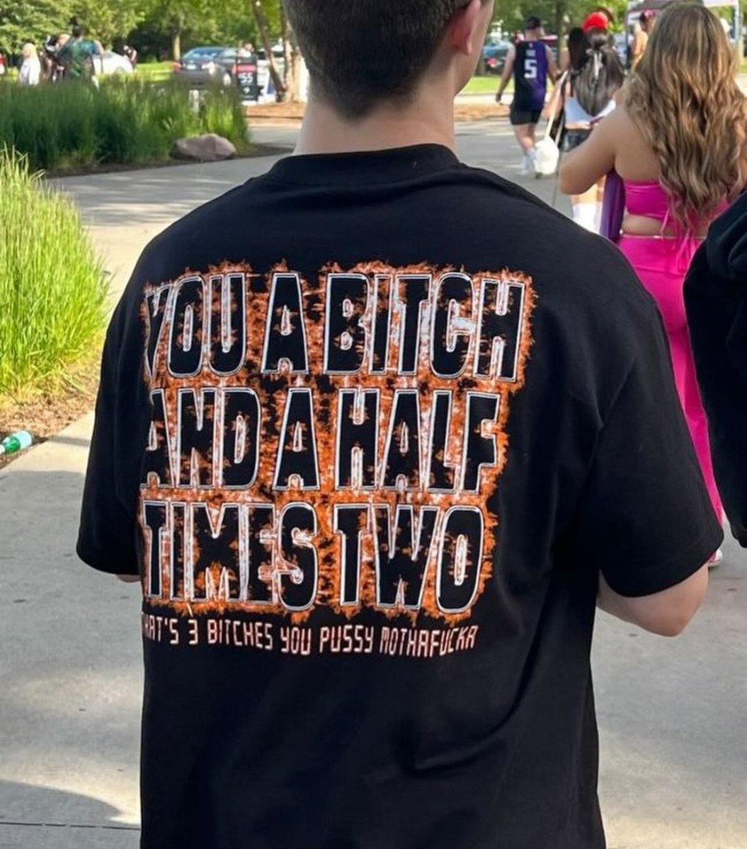 derrekord's tweet photo. @AvoidThePuddle Hey I found a shirt for your chat room https://t.co/VaTrKapsJ6