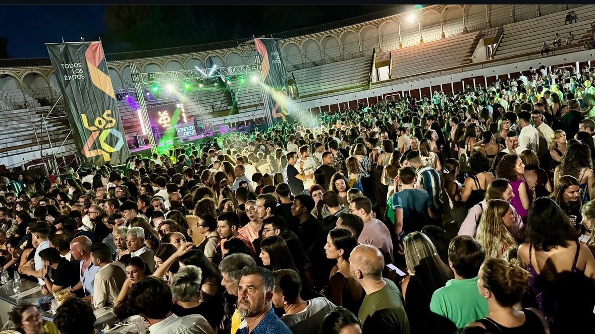 Impresionante noche en #Los40ALF con <a href="/AytoAntequera/">Ayuntamiento de Antequera</a> y <a href="/LOS40AND/">LOS40 Andalucía</a> <a href="/AndaluciaCentro/">Ser Andalucia Centro</a>