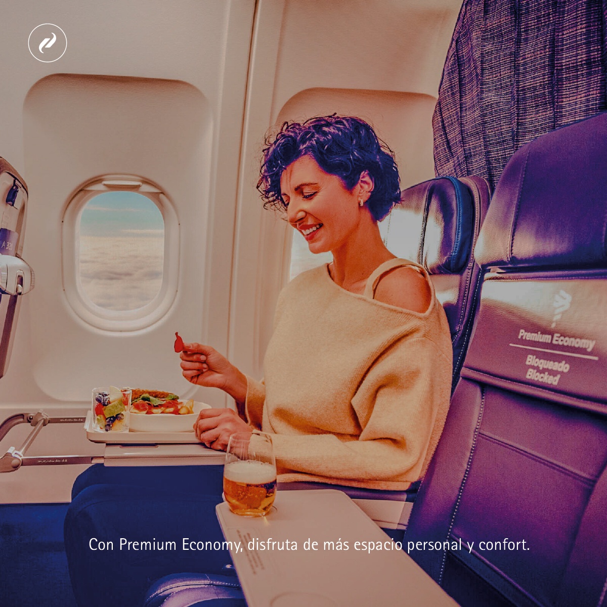 MetroTouringEC's tweet photo. ✈️ ¡Eleva tu experiencia de vuelo con LATAM! Disfruta de cabinas exclusivas con mayor espacio personal, asientos más anchos y una reclinación superior para un confort inigualable. Aprovecha la #SemanaLATAM, del 8 al 21 de julio, y reserva tu vuelo 👉️ https://t.co/ipO11b5Llh https://t.co/EP7G0VbCSB