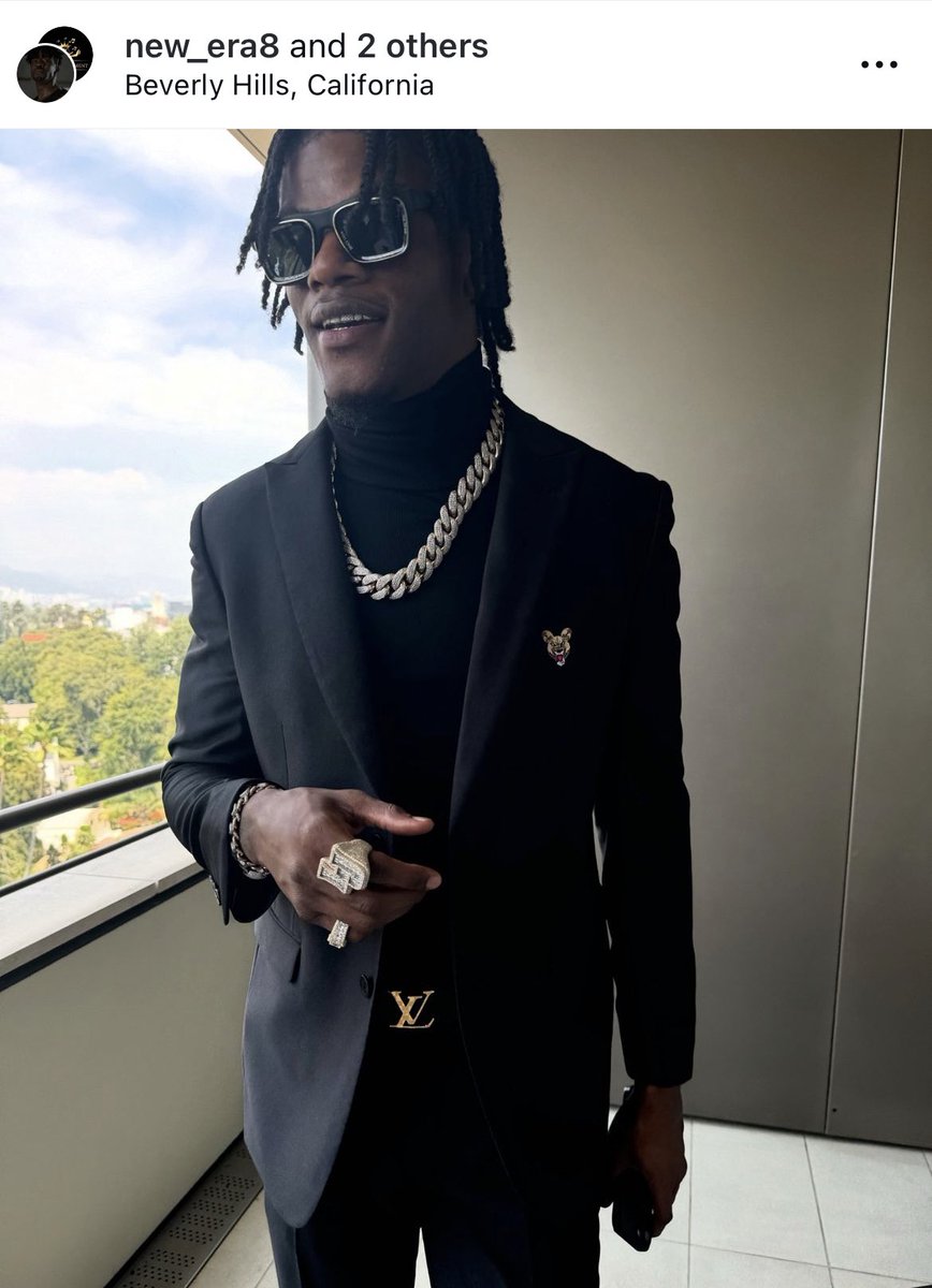 koestreicher34's tweet photo. Ravens QB Lamar Jackson at the 2024 ESPY Awards🥶 https://t.co/OKSHrIplAs