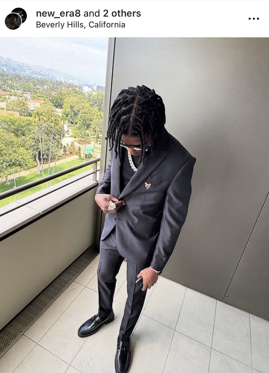 koestreicher34's tweet photo. Ravens QB Lamar Jackson at the 2024 ESPY Awards🥶 https://t.co/OKSHrIplAs
