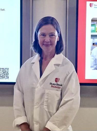 DrGLaTorre's tweet photo. This past week we welcomed our amazing new class of hospice and palliative medicine fellows.-Dr. Alexandra Donnelly and Dr. Emlyn Jones. We are so excited to work with them, teach them and learn from them🙏🏽🥰@SBPalliativeMed https://t.co/Y42DQ0ix7C