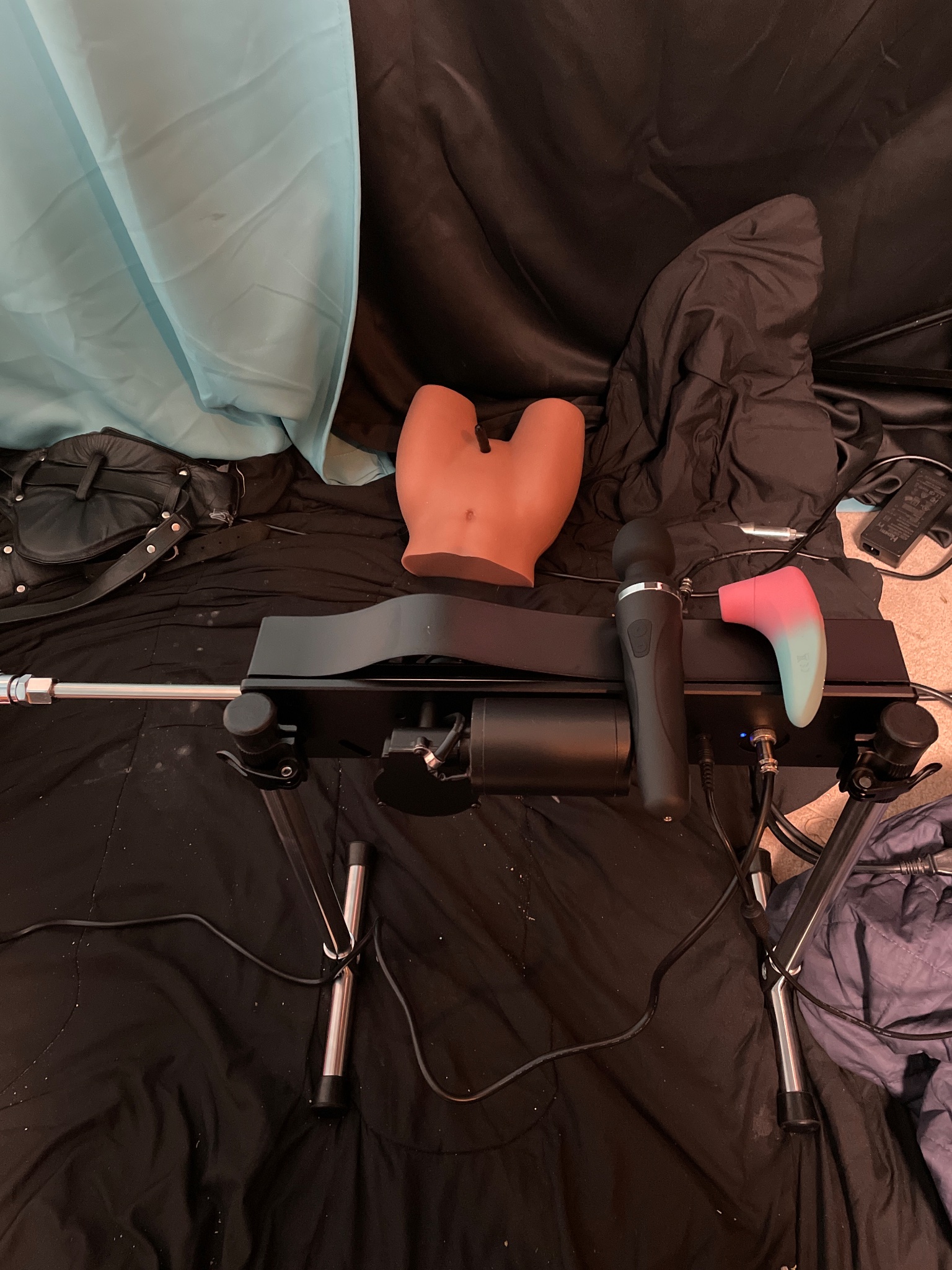 New toys from lovense! Plus a replacement fuck machine for the one that I broke from too many hard poundings! Click the link if you were looking to buy some toys and get me a commission! https://t.co/92wP2nOJsn https://t.co/BASPEpO4l1