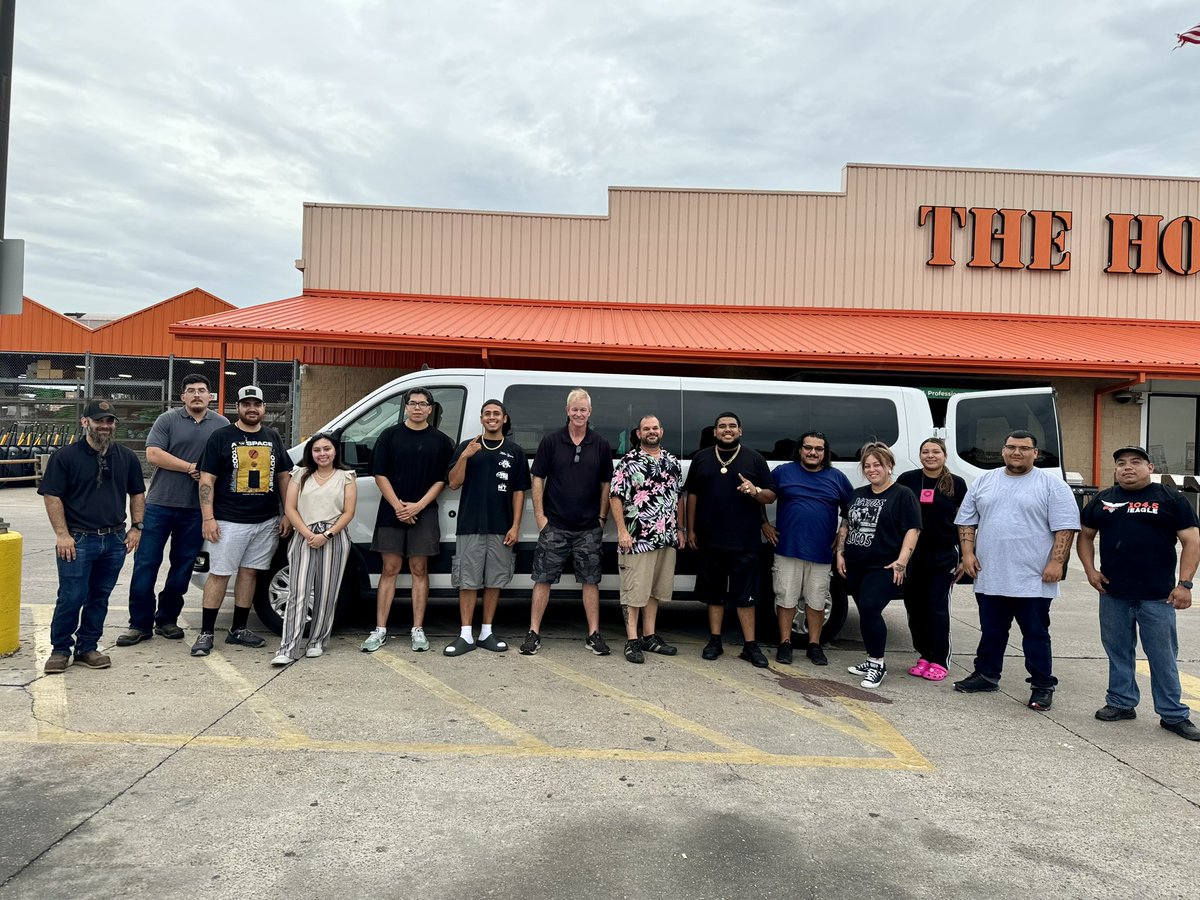 Group 1 heading out to support our Houston family! #THD6584 #THD6564 #THD0526 🧡 #orangeblooded #307