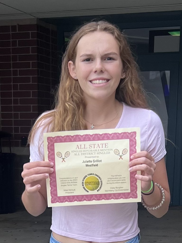 Congratulations to Juliette Grilliot for receiving All-District honors and being named to the 2024 All-State Honorable Mention Singles Team. 🙌☘️🎾 Great season Juliette!