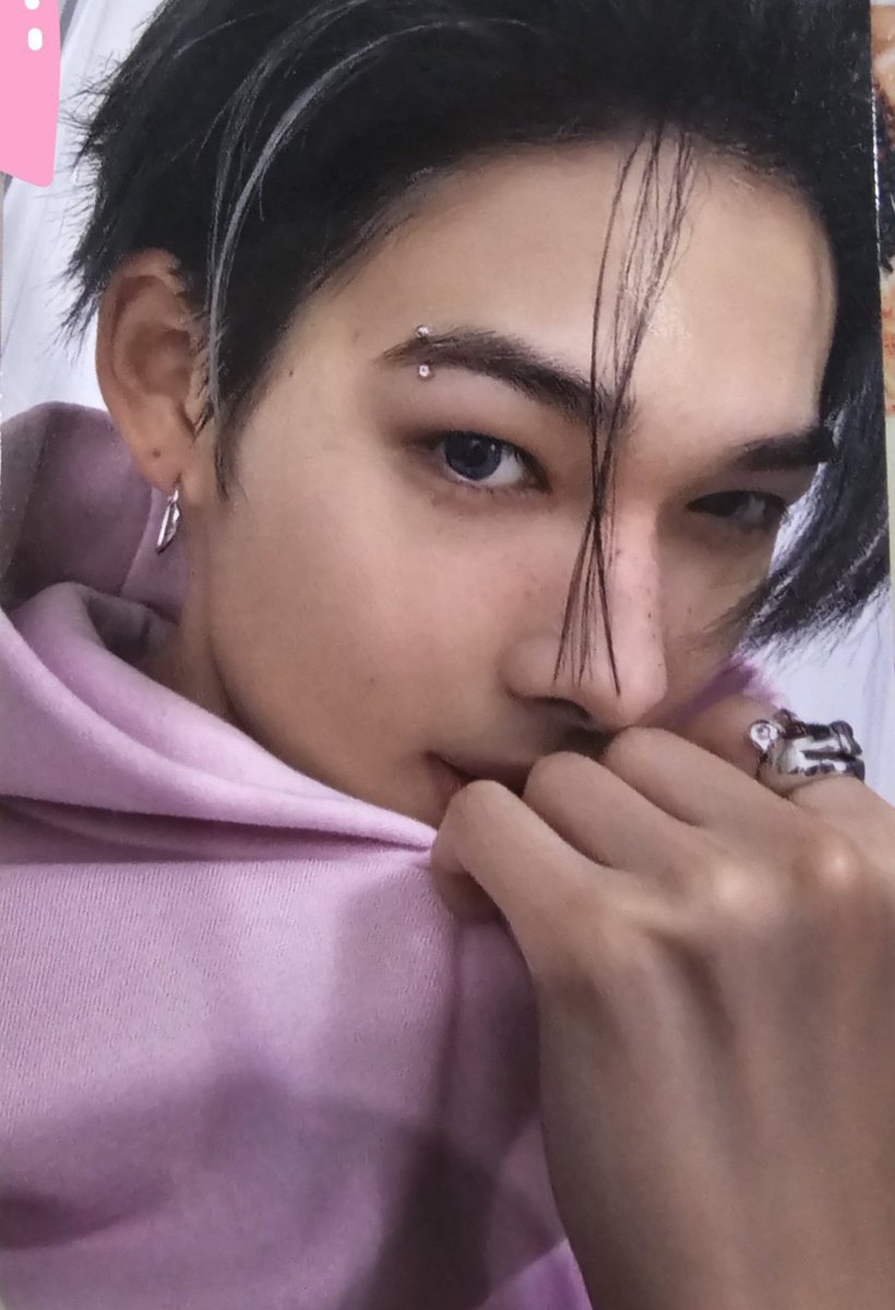 ni-ki eyebrow piercing + pink hoodie pc