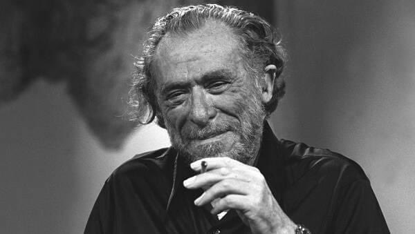 "No olvides que siempre hay alguien o algo esperando por ti, algo más fuerte, más inteligente, más amable, más duradero, algo más grande, algo mejor".

Charles Bukowski