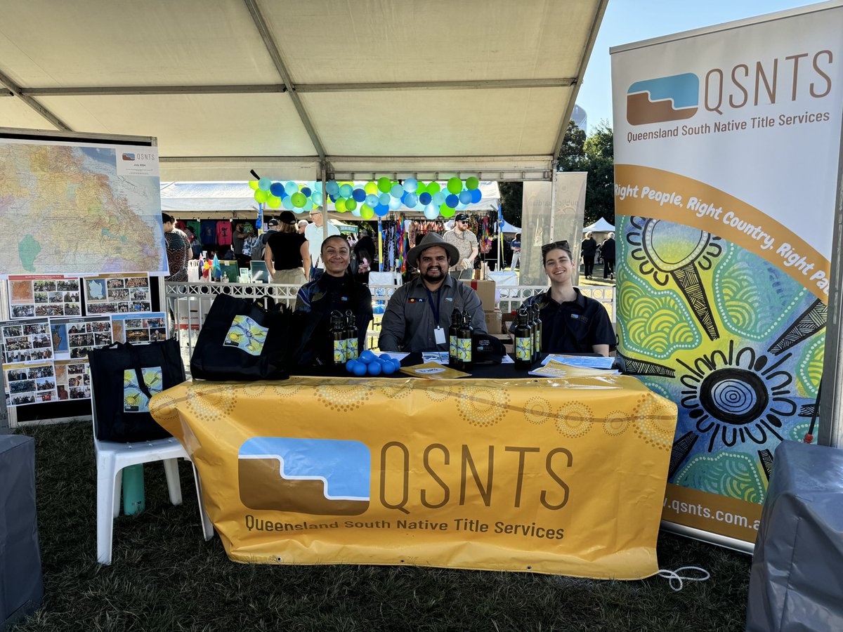 We're here at the NAIDOC Musgrave Park Family Fun Day! Come on down for a goodie bag and a yarn, we're here to answer all of your native title questions!

⚫️

🟡

🔴

#qsnts #NAIDOC #NAIDOC24 #musgravepark #nativetitle