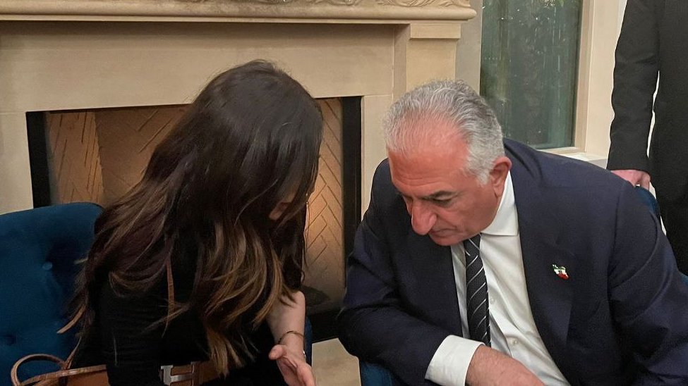 EQfard's tweet photo. In his speech, the Crown Prince @PahlaviReza  eloquently articulated that the world, if genuinely intent on eradicating #IslamicTerrorism & the scourge of radical Islam, has no alternative but to pursue regime change in #Iran.
This monumental task can't rest solely on the shoulders of the #US or its new president come Nov. 2024. Instead, the downfall of the #IslamicCaliphate, a puppet of #Russia & #China, requires a concerted global effort.
The tumultuous journey towards the collapse of the current mullah's regime is fraught with challenges &is independent of political affiliations, be it #Republican or #Democrat. History teaches us that #RegimeChange seldom comes without strife; #terrorist cells will inevitably lash out. 
Yet, amidst this chaos, the Crown Prince stands as the beacon of hope, the one figure capable of preventing a descent into widespread bloodshed.
