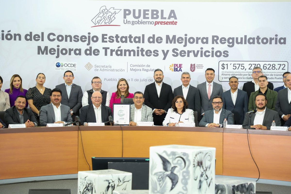 SergioSalomonC's tweet photo. 🙌 #AHORA será más fácil poner una empresa en #PUEBLA. Una buena noticia para emprendedores y Pymes.
👉 Con el programa #SIMPLIFICA hemos reducido de 366 a 185 días el tiempo para instalar una empresa, y de 477 a 158 días para obtener permisos de construcción.
📲 Todo ello a través de la “Ventanilla Digital Empresarial” con la que ahorramos hasta MIL 500 MDP en trámites a la ciudadanía.
ENLACE: https://t.co/zCXD848M7M