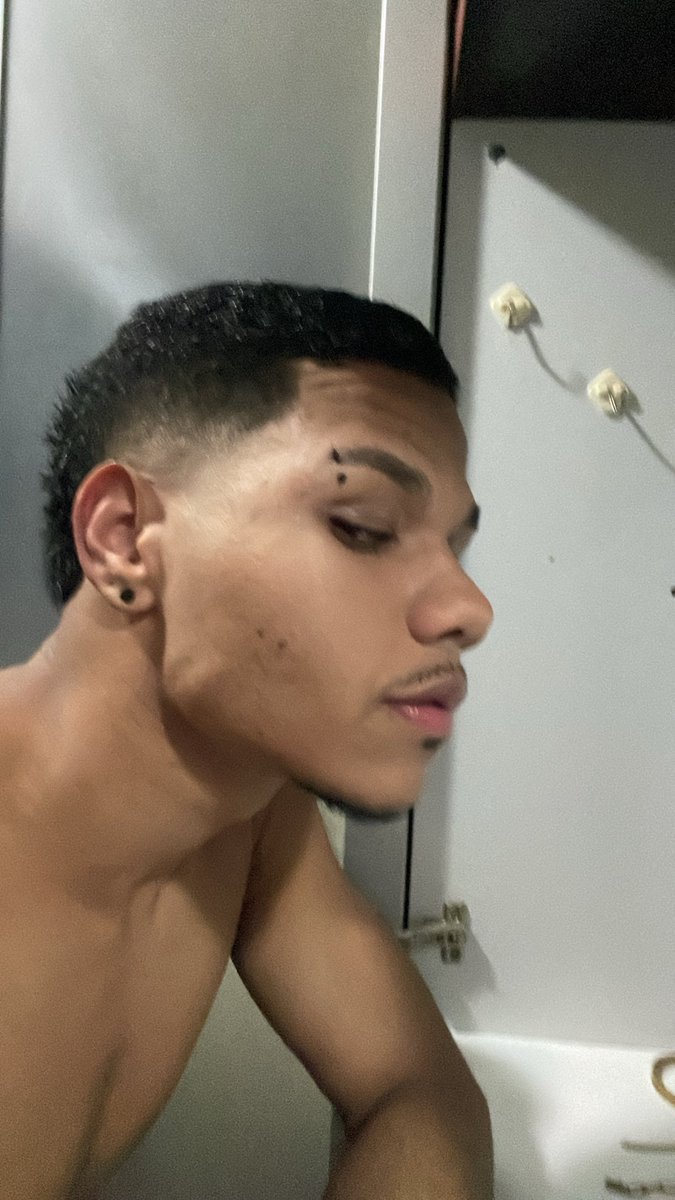 djsantos___'s tweet photo. 👀😇 https://t.co/4YbleENtbn